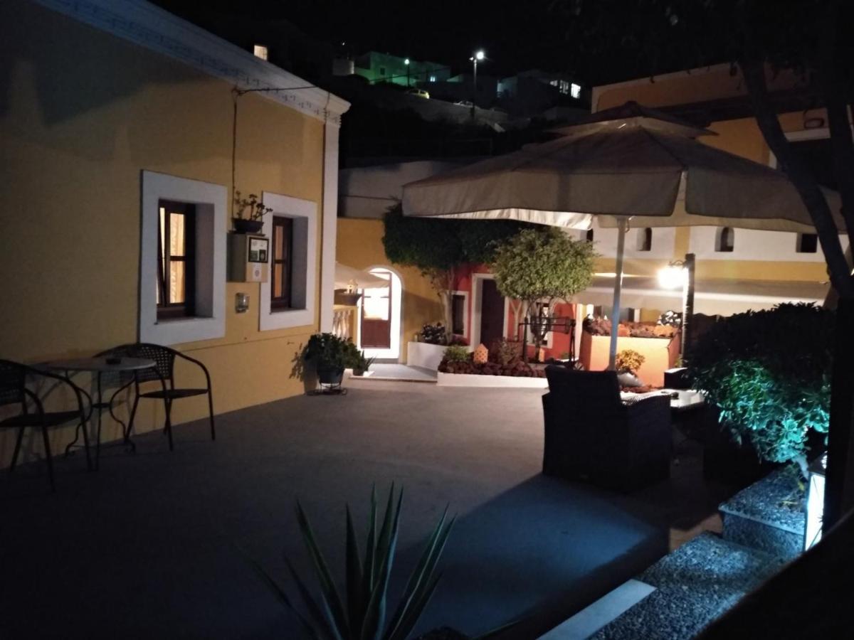 Hotel Pansion Zaharoula Fira  Exterior foto